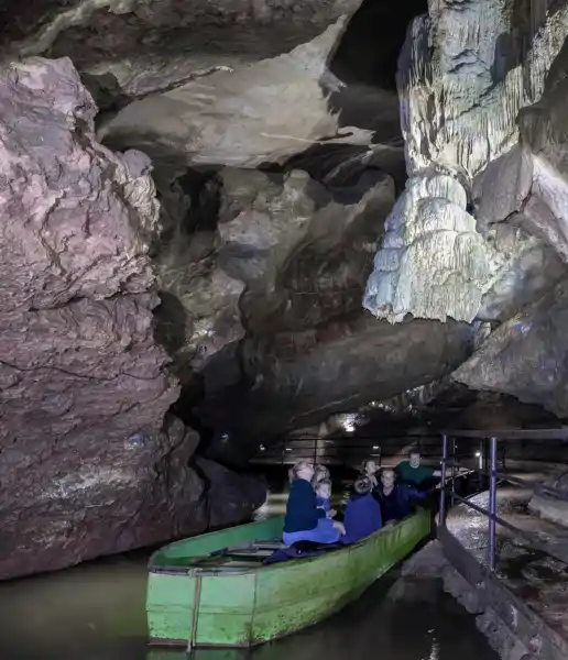 De Grotte de Remouchamps biedt de langste ondergrondse navigatie van Europa